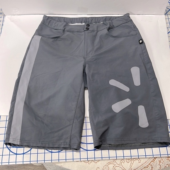 MENS CANARI SHORTS SZ LARGE OUTDOOR HIKING BIKING GORPCORE  2-tone GRAY - Picture 1 of 8